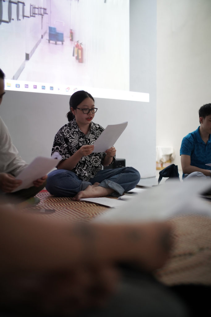 Poetry reading by Thu Uyên, Á Space, Hanoi. Photo by Thảo Hoàng